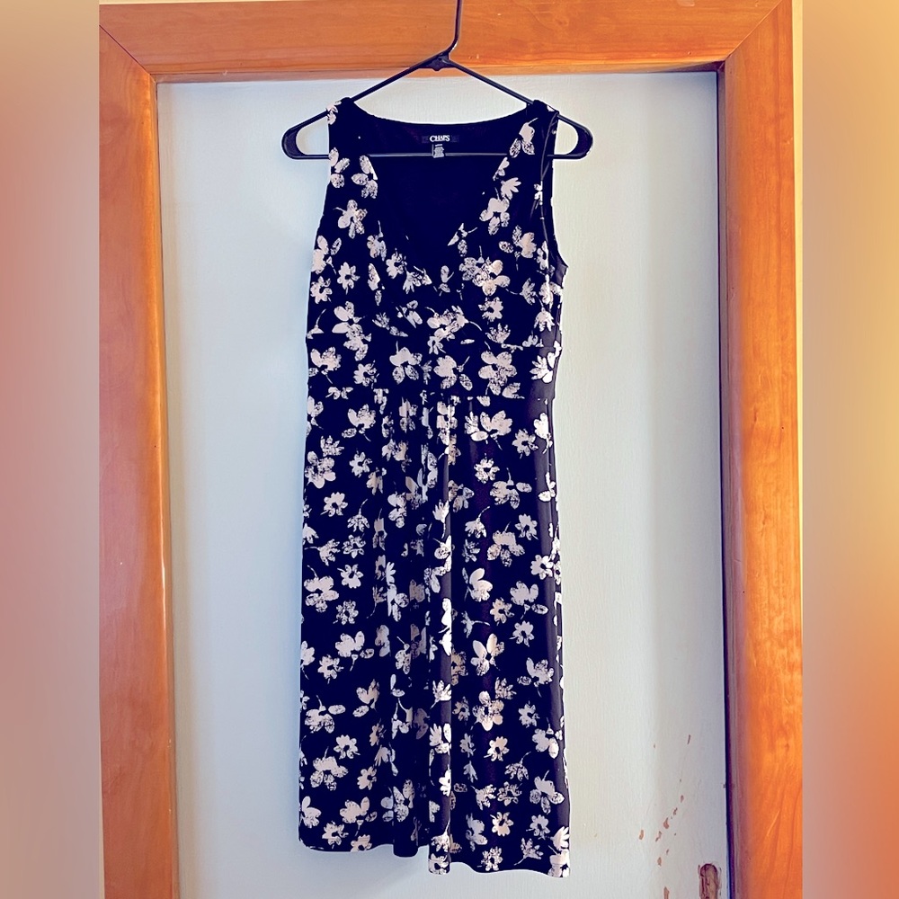 CHAPS Small Midi Dress in Classic Dichromatic Floral! Lined V Neck Bodice, Wowza